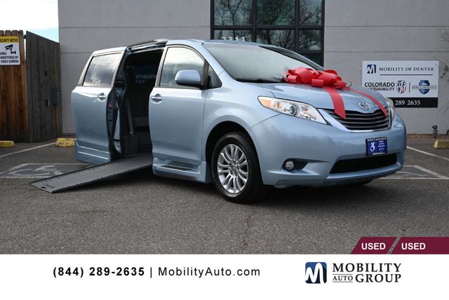 2015 Toyota Sienna XLE Mobility Handicap Van - 22964766 - 0