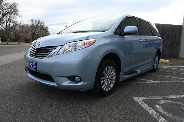 2015 Toyota Sienna XLE Mobility Handicap Van - 22964766 - 9