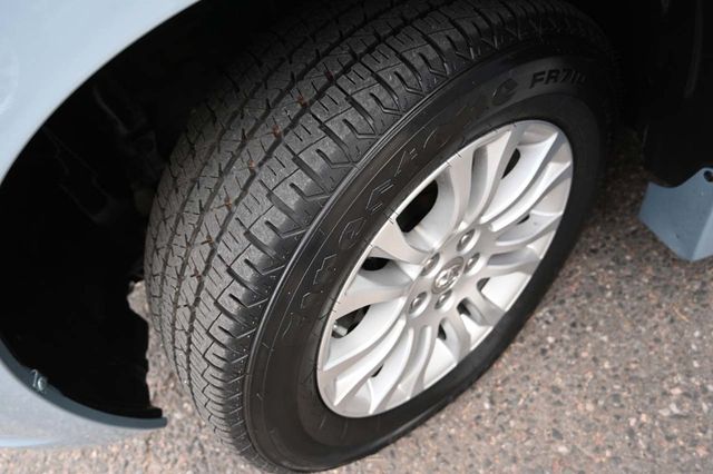 2015 Toyota Sienna XLE Mobility Handicap Van - 22964766 - 10