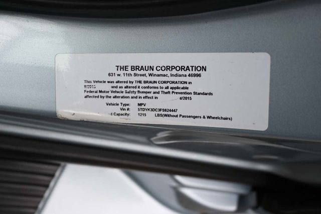 2015 Toyota Sienna XLE Mobility Handicap Van - 22964766 - 35