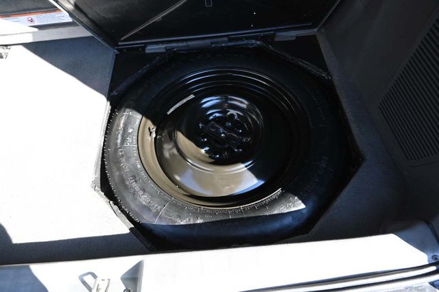 2015 Toyota Sienna XLE Mobility Handicap Van - 23006098 - 26