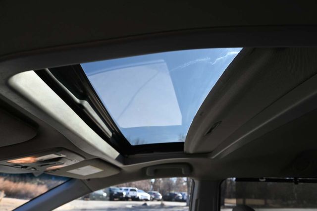 2015 Toyota Sienna XLE Mobility Handicap Van - 23006098 - 32