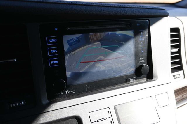 2015 Toyota Sienna XLE Mobility Handicap Van - 23006098 - 37