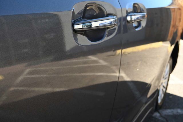 2015 Toyota Sienna XLE Mobility Handicap Van - 23006098 - 40