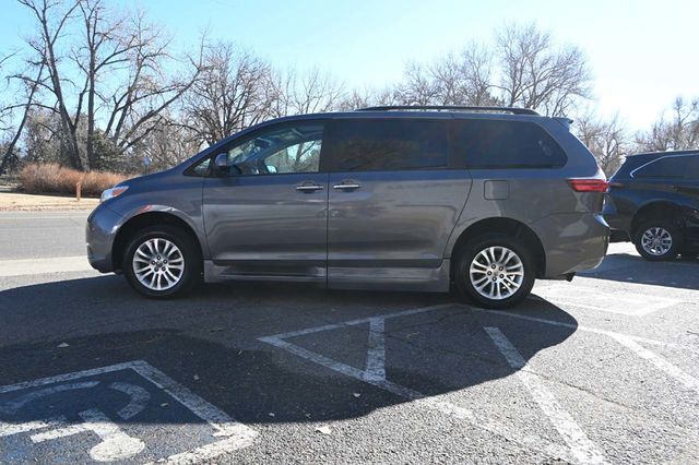 2015 Toyota Sienna XLE Mobility Handicap Van - 23006098 - 8