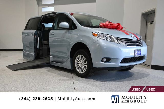 2015 Toyota Sienna XLE Mobility Handicap Van - 23007966 - 0
