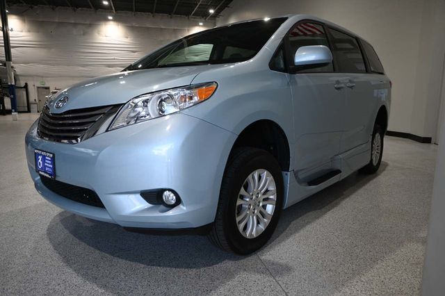 2015 Toyota Sienna XLE Mobility Handicap Van - 23007966 - 9
