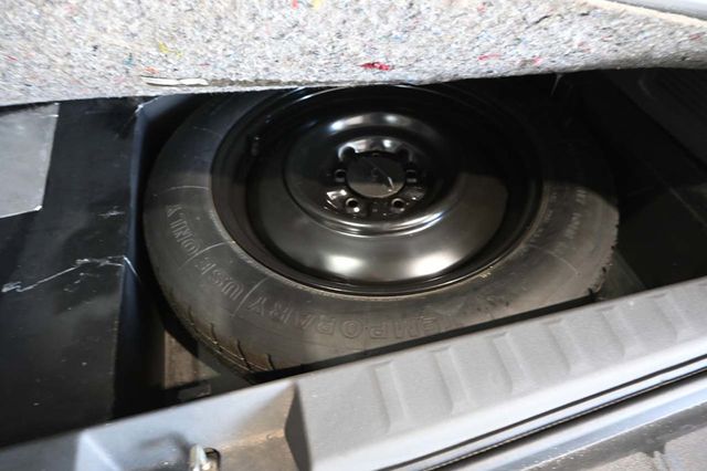 2015 Toyota Sienna XLE Mobility Handicap Van - 23007966 - 25