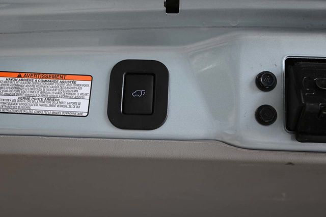 2015 Toyota Sienna XLE Mobility Handicap Van - 23007966 - 26