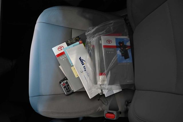 2015 Toyota Sienna XLE Mobility Handicap Van - 23007966 - 38