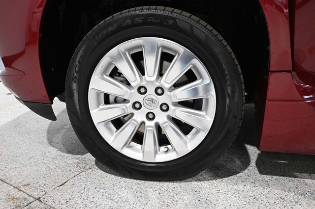 2015 Toyota Sienna XLE Mobility Handicap Van - 23023781 - 11