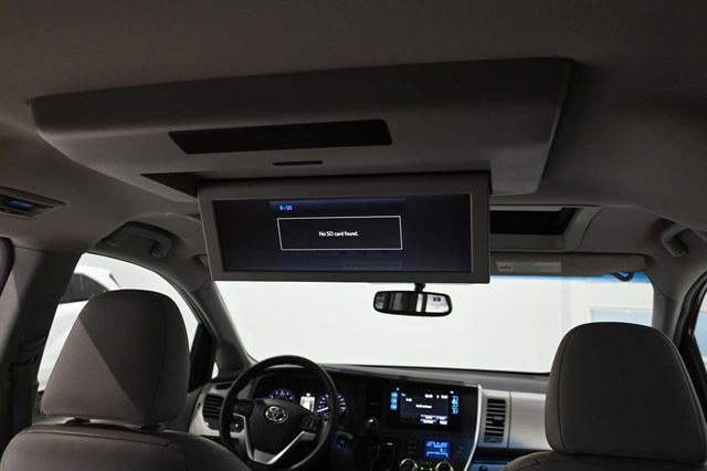 2015 Toyota Sienna XLE Mobility Handicap Van - 23023781 - 31