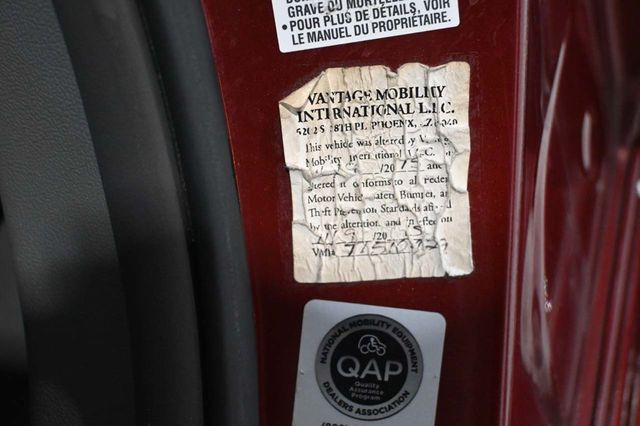 2015 Toyota Sienna XLE Mobility Handicap Van - 23023781 - 38