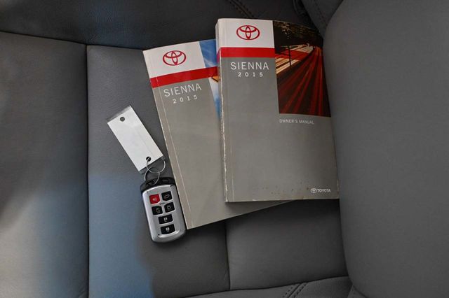2015 Toyota Sienna XLE Mobility Handicap Van - 23023781 - 42