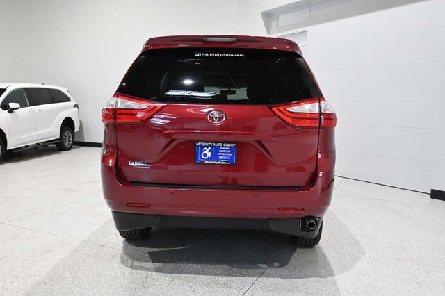 2015 Toyota Sienna XLE Mobility Handicap Van - 23023781 - 6