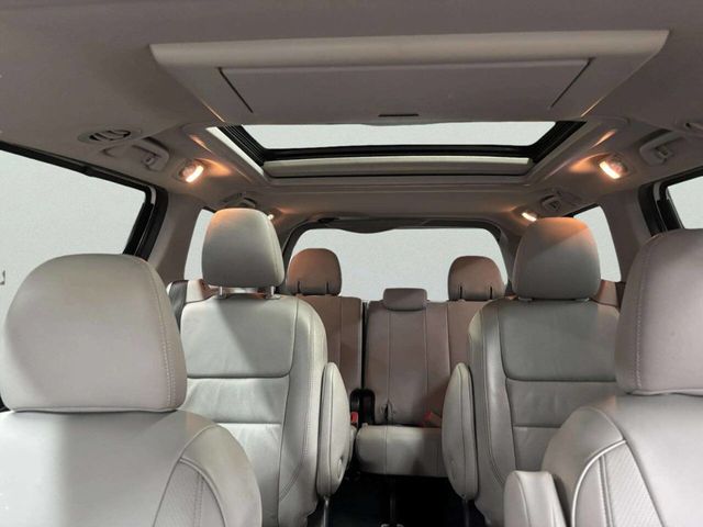 2015 Toyota Sienna XLE Premium 8 Passenger 4dr Mini Van - 23047869 - 24