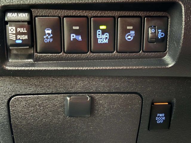 2015 Toyota Sienna XLE Premium 8 Passenger 4dr Mini Van - 23047869 - 31