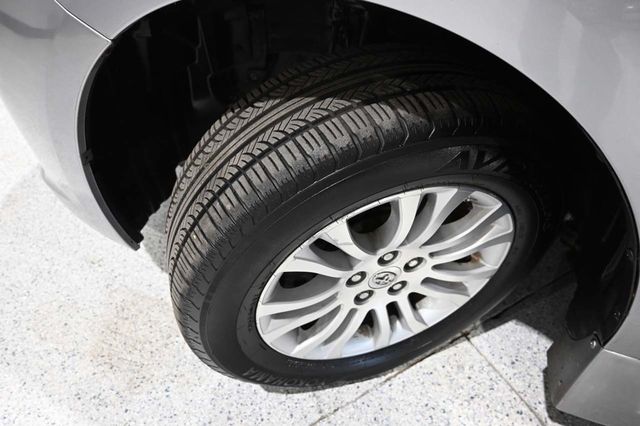2015 Toyota Sienna XLE Premium Mobility Handicap Van - 23087048 - 10