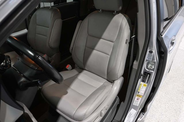 2015 Toyota Sienna XLE Premium Mobility Handicap Van - 23087048 - 13