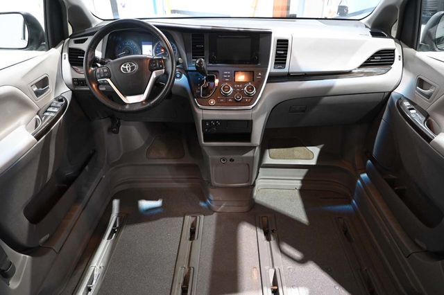2015 Toyota Sienna XLE Premium Mobility Handicap Van - 23087048 - 20