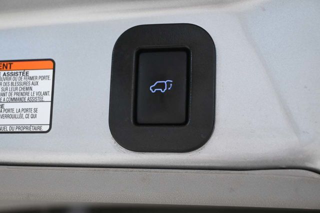 2015 Toyota Sienna XLE Premium Mobility Handicap Van - 23087048 - 25