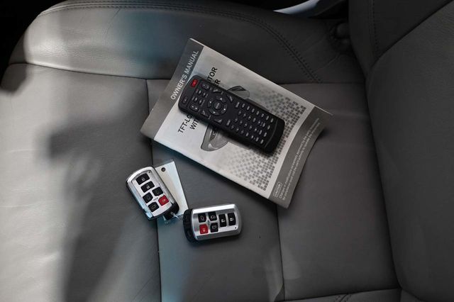 2015 Toyota Sienna XLE Premium Mobility Handicap Van - 23087048 - 40