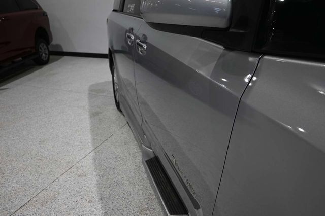 2015 Toyota Sienna XLE Premium Mobility Handicap Van - 23087048 - 41