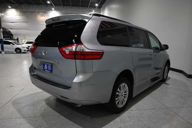 2015 Toyota Sienna XLE Premium Mobility Handicap Van - 23087048 - 5