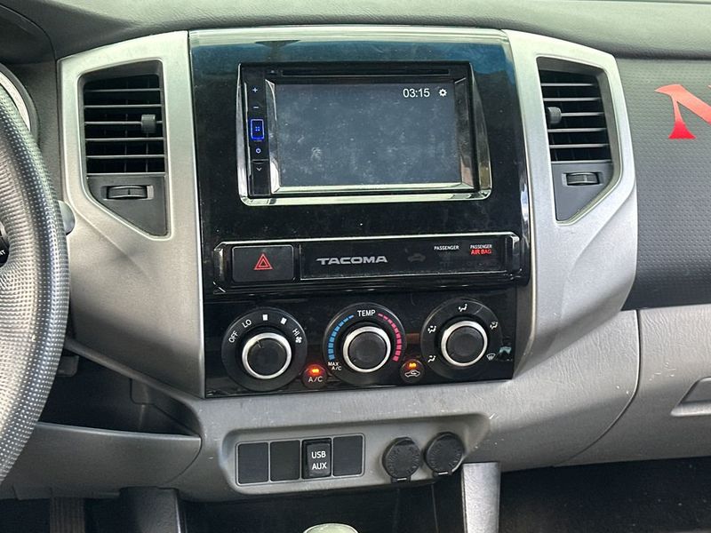 2015 Toyota Tacoma 2WD Double Cab V6 AT PreRunner - 22991925 - 16