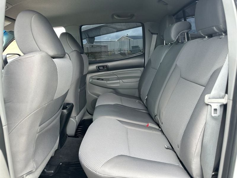 2015 Toyota Tacoma 4WD Double Cab LB V6 AT - 22979178 - 15