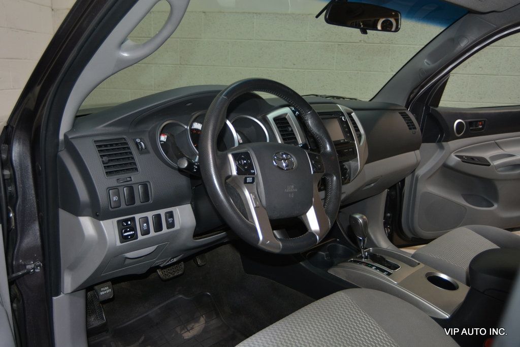 2015 Toyota Tacoma 4WD Double Cab LB V6 AT - 22975358 - 10