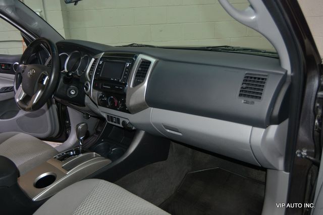 2015 Toyota Tacoma 4WD Double Cab LB V6 AT - 22975358 - 11