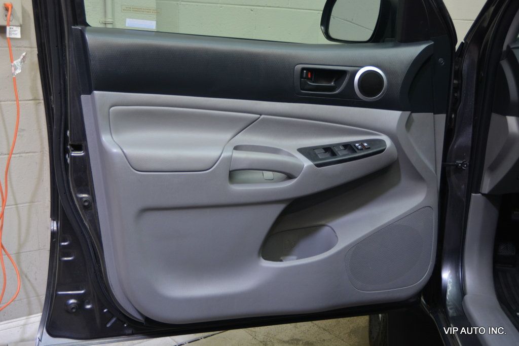 2015 Toyota Tacoma 4WD Double Cab LB V6 AT - 22975358 - 6