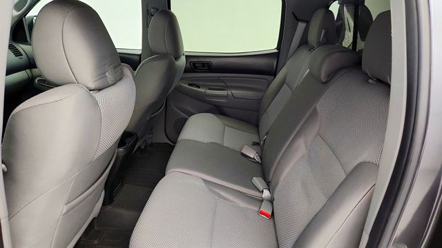 2015 Toyota Tacoma 4WD Double Cab V6 AT - 22970664 - 19