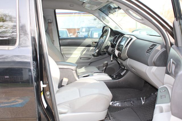 2015 Toyota Tacoma 4WD Double Cab V6 AT TRD Pro - 23001246 - 19