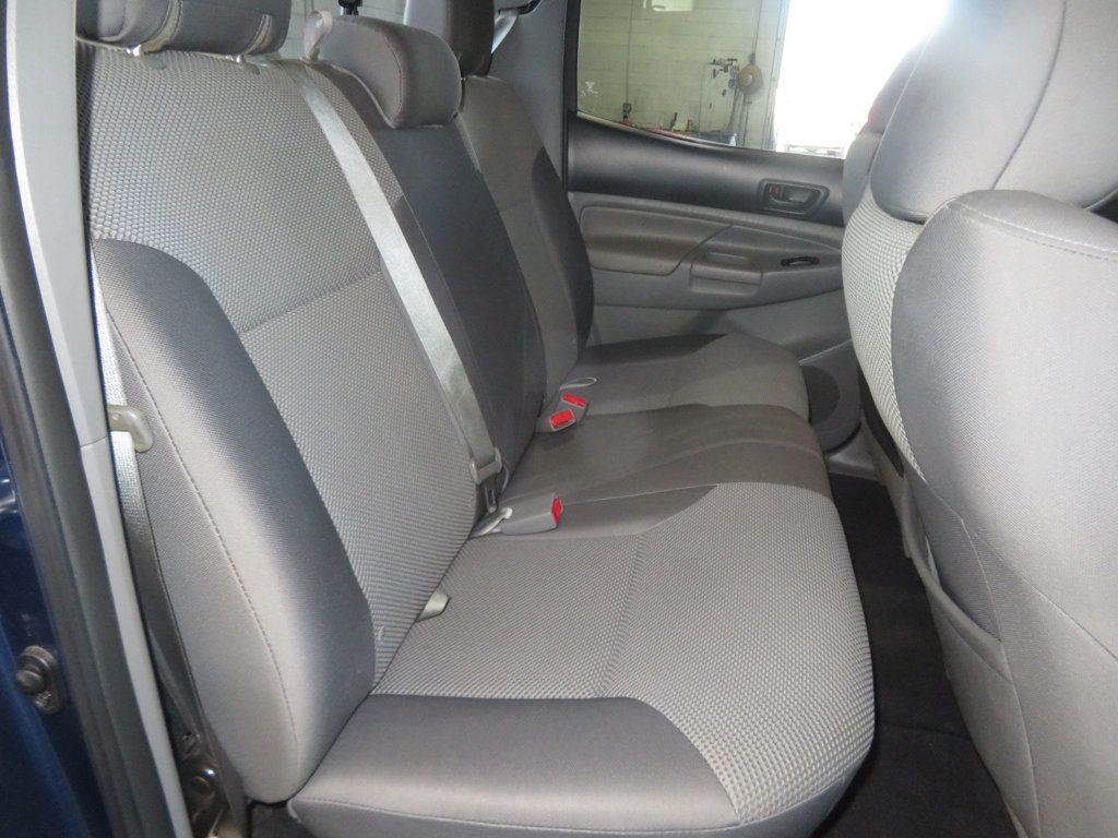 2015 Toyota Tacoma 4X4 1OWNER 52 SERVICE RECORDS EXTRA CLEAN DOUBLECAB TACOMA  - 22895917 - 30