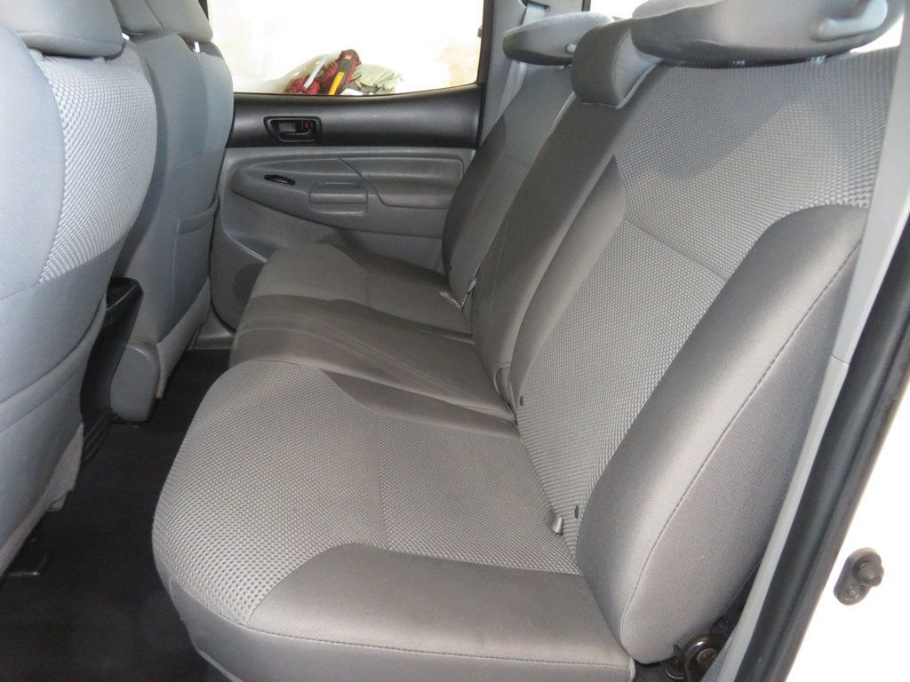 2015 Toyota Tacoma 4X4 DOUBLE CAB 6SPEED EXTRA CLEAN 2OWNER HARD TO FIND - 22935968 - 26