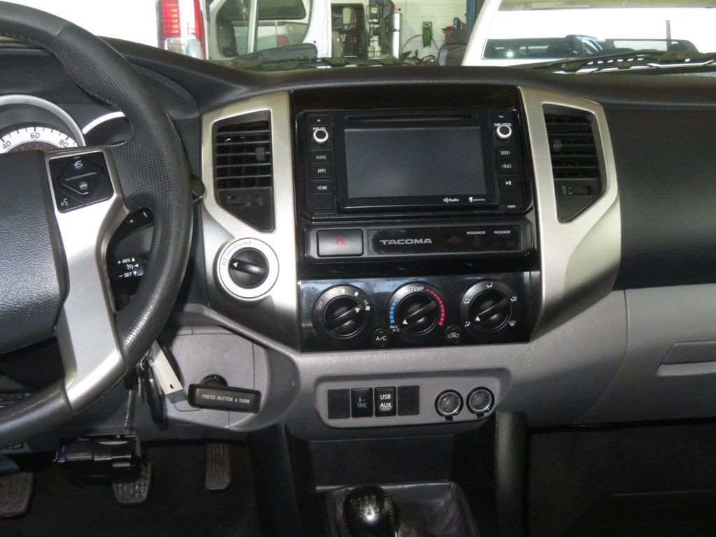 2015 Toyota Tacoma 4X4 DOUBLE CAB 6SPEED EXTRA CLEAN 2OWNER HARD TO FIND - 22935968 - 38