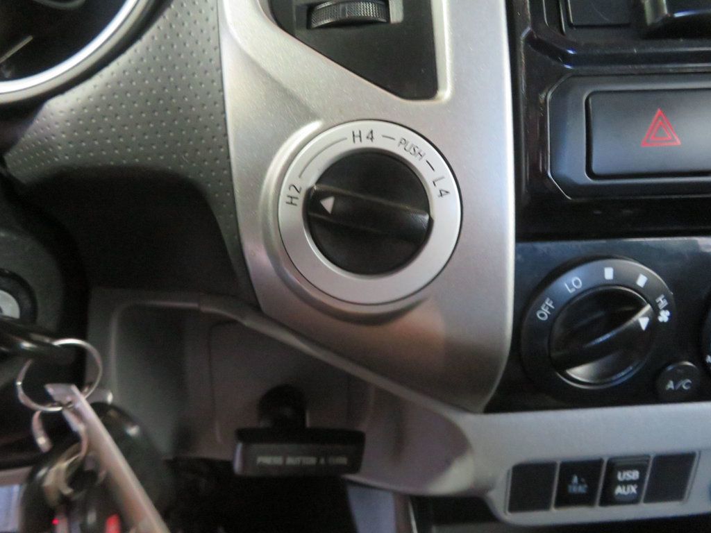 2015 Toyota Tacoma 4X4 DOUBLE CAB 6SPEED EXTRA CLEAN 2OWNER HARD TO FIND - 22935968 - 40
