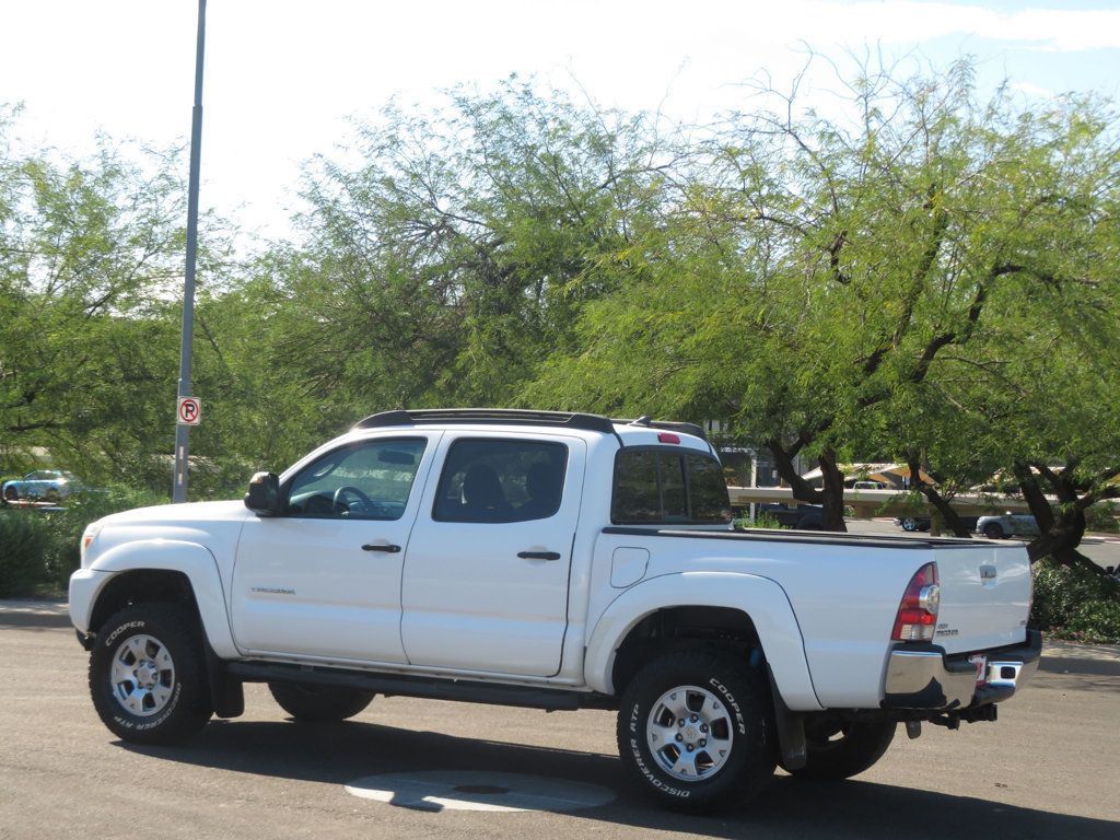 2015 Toyota Tacoma 4X4 DOUBLE CAB 6SPEED EXTRA CLEAN 2OWNER HARD TO FIND - 22935968 - 4