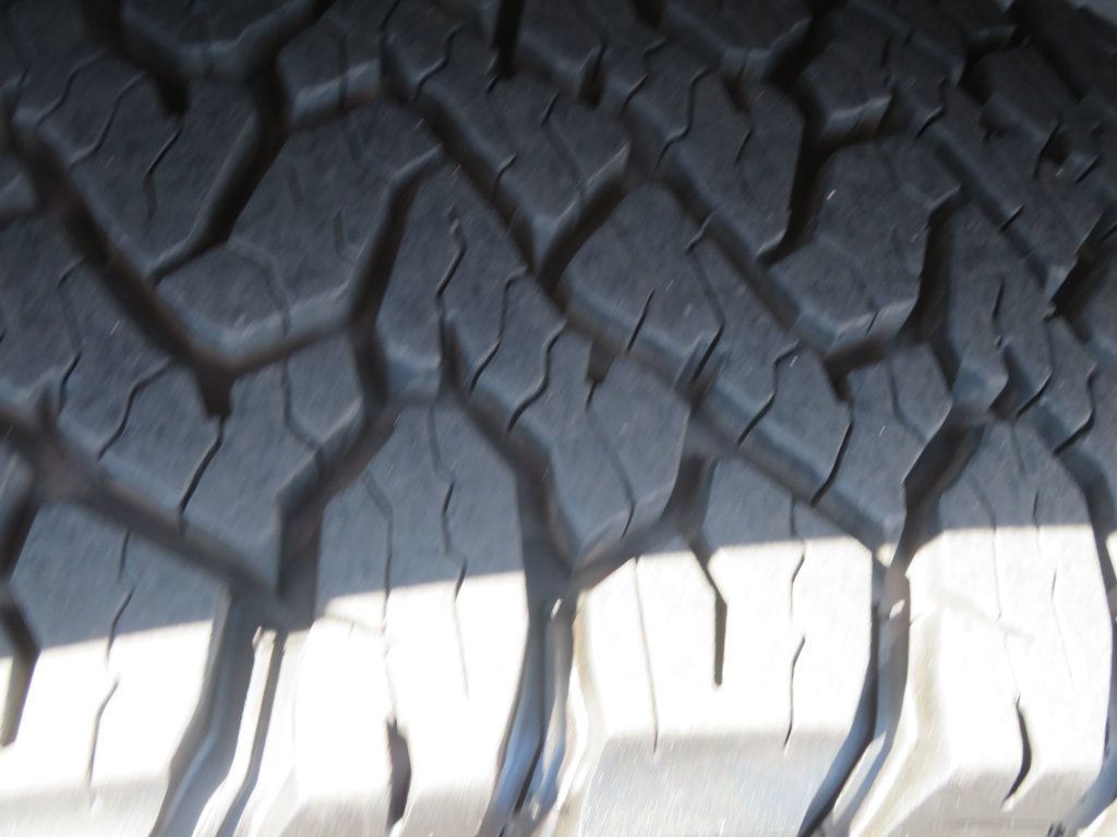 2015 Toyota Tacoma 4x4 TRD SPORT LOW MILES EXTAR CLEAN OVERSISED TIRES TACOMA V6  - 23031215 - 17