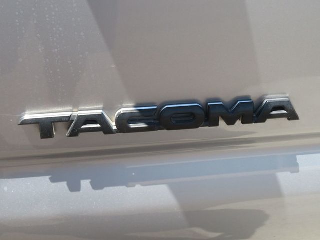 2015 Toyota Tacoma 4x4 TRD SPORT LOW MILES EXTRA CLEAN OVERSISED TIRES TACOMA V6  - 23031215 - 12