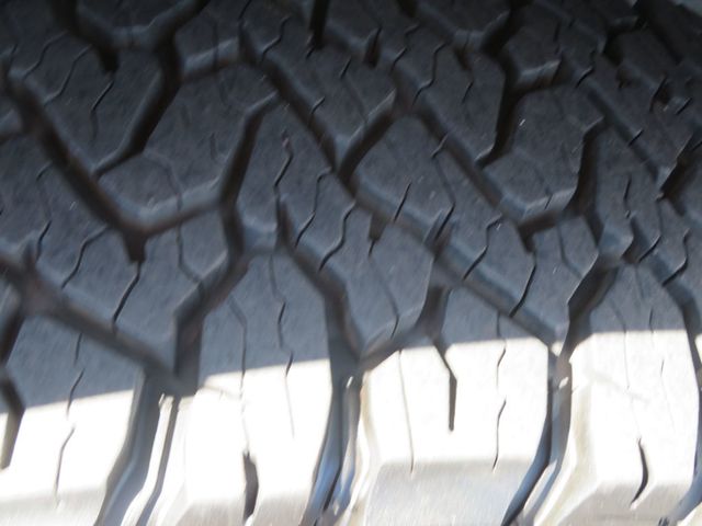 2015 Toyota Tacoma 4x4 TRD SPORT LOW MILES EXTRA CLEAN OVERSISED TIRES TACOMA V6  - 23031215 - 17
