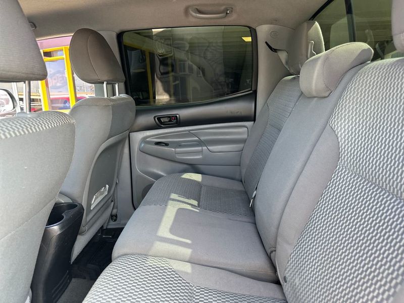 2015 Toyota Tacoma Base - 22954916 - 13