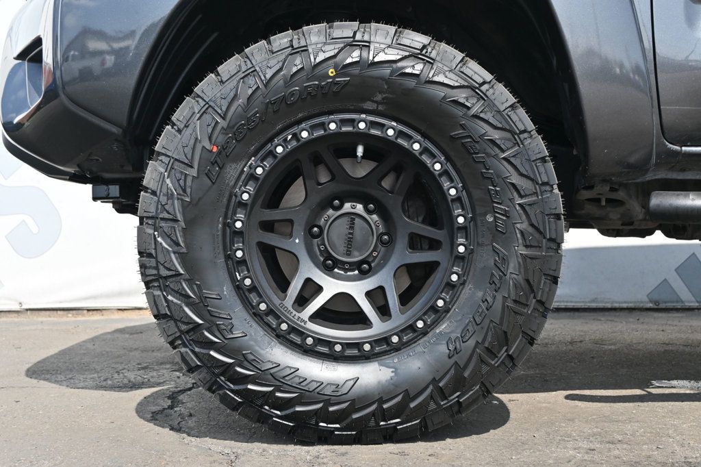 2015 Toyota Tacoma Double Cab V6 PreRunner SR5 photo 4