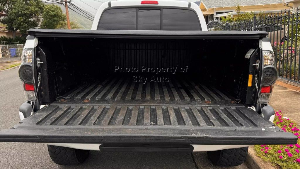 2015 Toyota Tacoma Pickup 4D 5 ft - 22540038 - 8