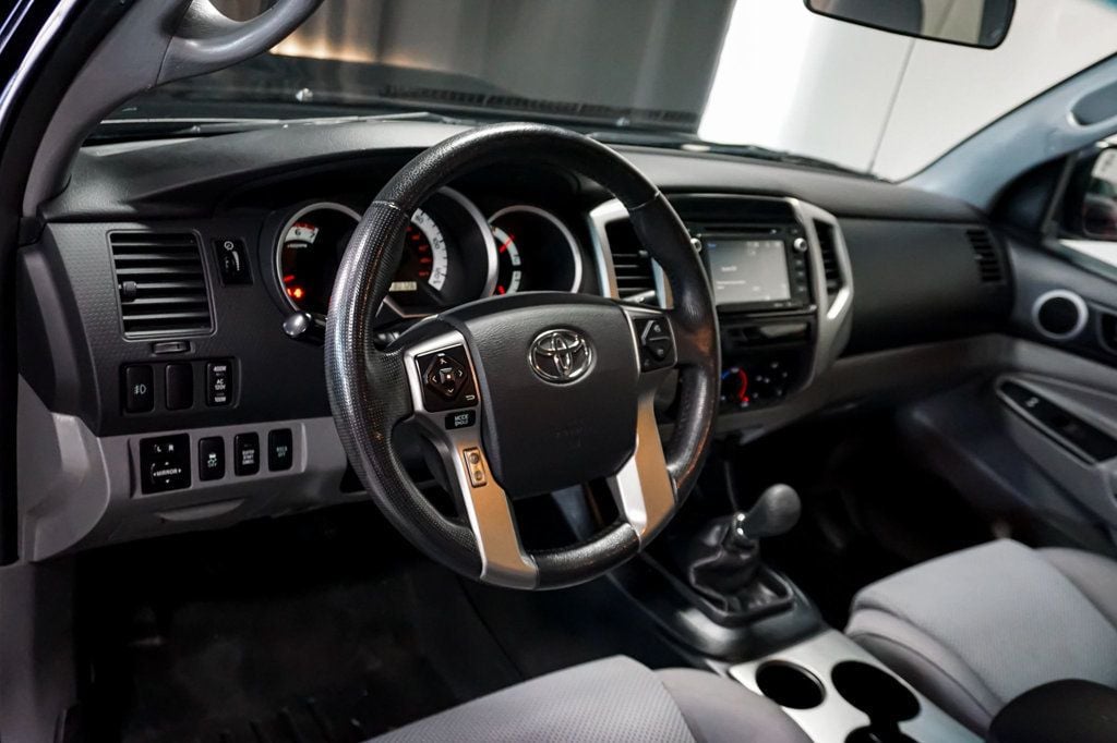 2015 Toyota Tacoma TRD Sport 4x4 V6 photo 10