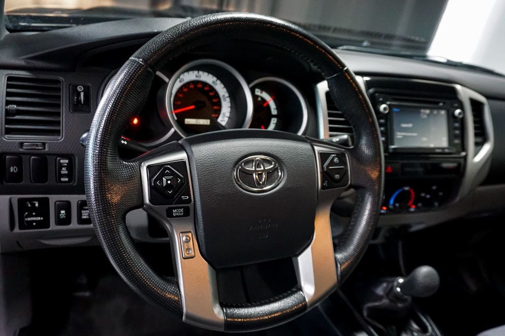 2015 Toyota Tacoma TRD Sport 4x4 V6 photo 11