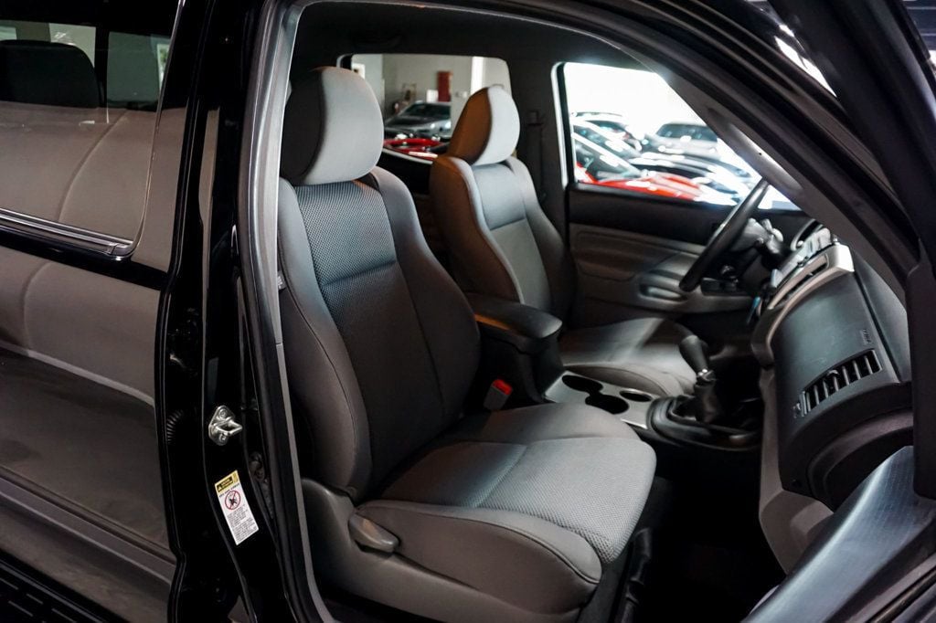2015 Toyota Tacoma TRD Sport 4x4 V6 photo 32