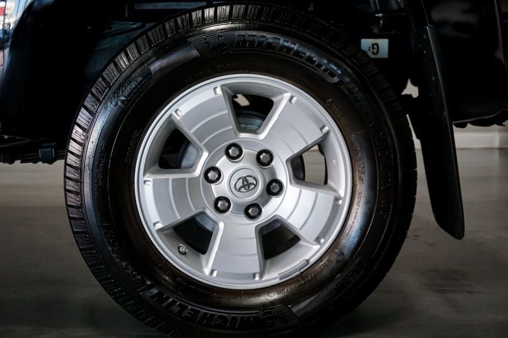 2015 Toyota Tacoma TRD Sport 4x4 V6 photo 36